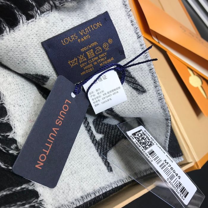 Louis Vuitton Scarf LV00027